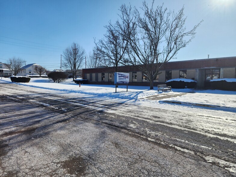 More Photos Of 1 Maxson Dr, Old Forge Warehouse For Lease