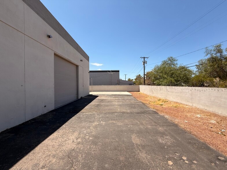 More Photos Of 512 W 2nd Ave, Mesa Warehouse For Sale
