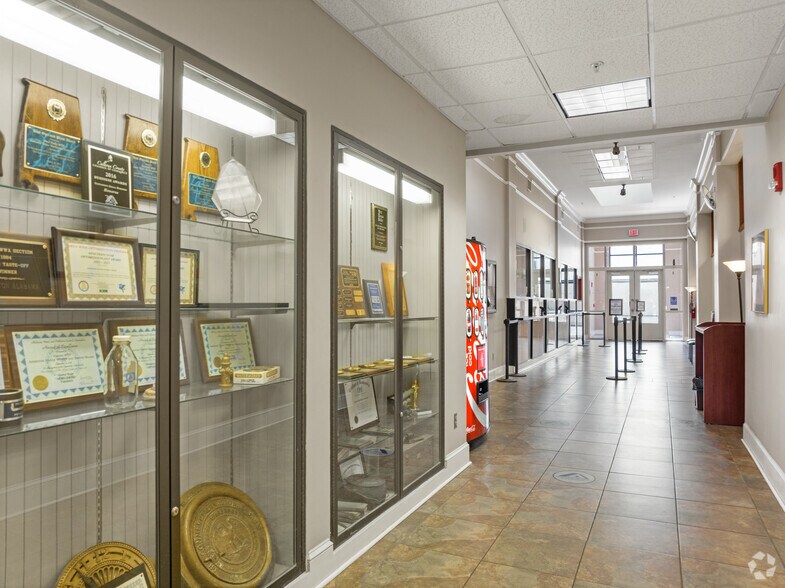 More Photos Of 931 Noble St, Anniston Office For Sale