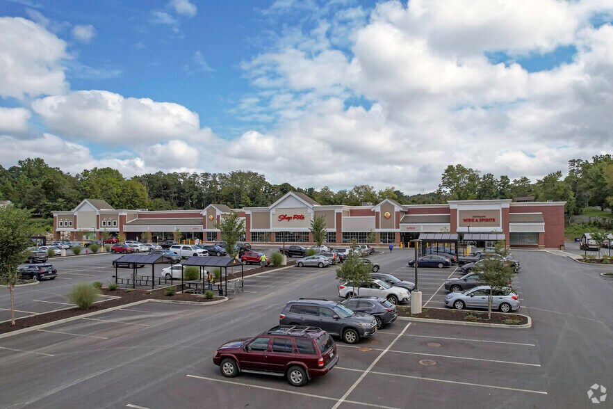 More Photos Of 320 Saw Mill River Rd, Elmsford Storefront For Lease