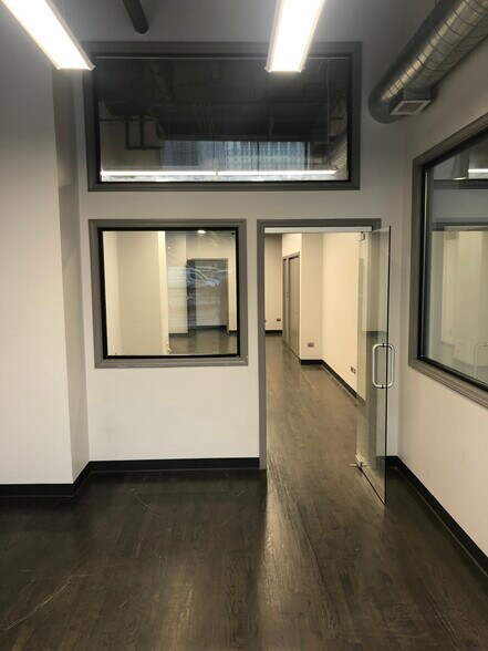 More Photos Of 161 W Harrison St, Chicago Apartments For Lease