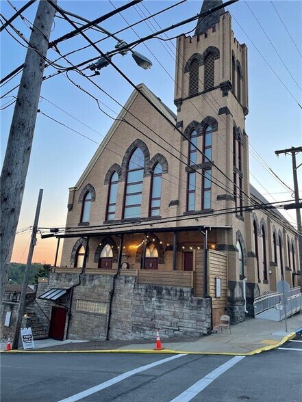 More Photos Of 211 Kenmawr Ave, Braddock Restaurant For Sale