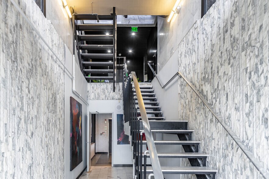 More Photos Of 2151 E Commercial Blvd, Fort Lauderdale Medical For Lease