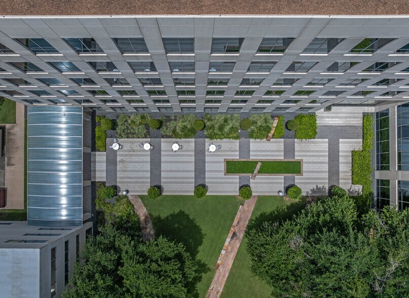 More Photos Of 1401 Enclave Pky, Houston Office For Sale
