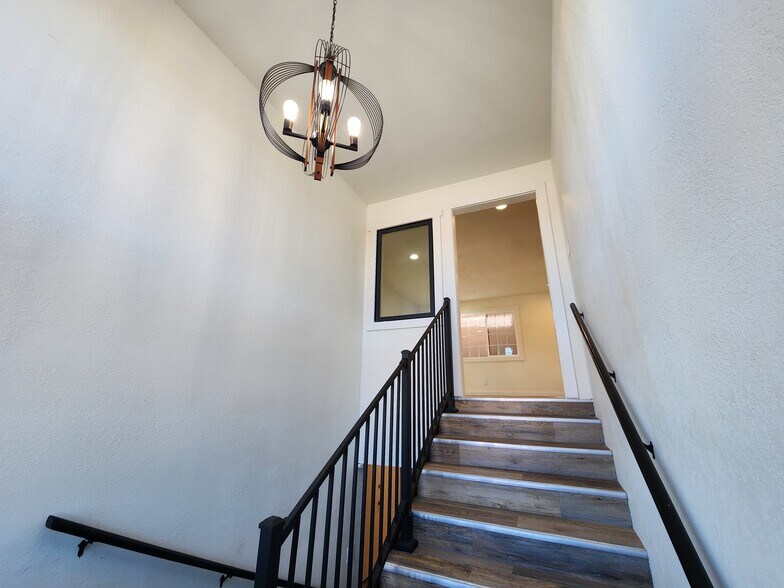 More Photos Of 1445 S Poplar St, Casper Office Residential For Lease