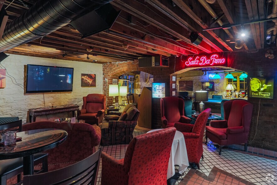 More Photos Of 325 McKinley Ave, Latrobe Restaurant For Sale