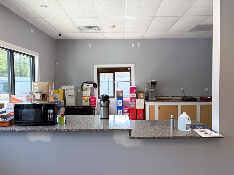 More Photos Of 4 Commerce Way, Milton General Retail For Lease