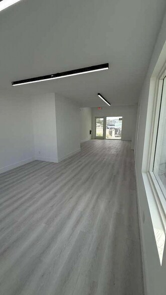 More Photos Of 7061 Taft St, Hollywood Medical For Sale