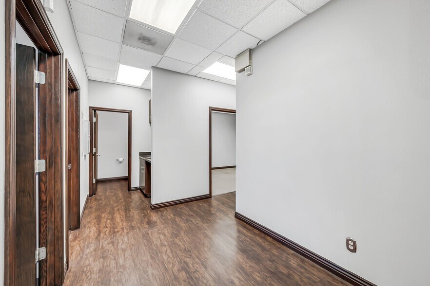 More Photos Of 145 E University Dr, Mesa Office For Lease