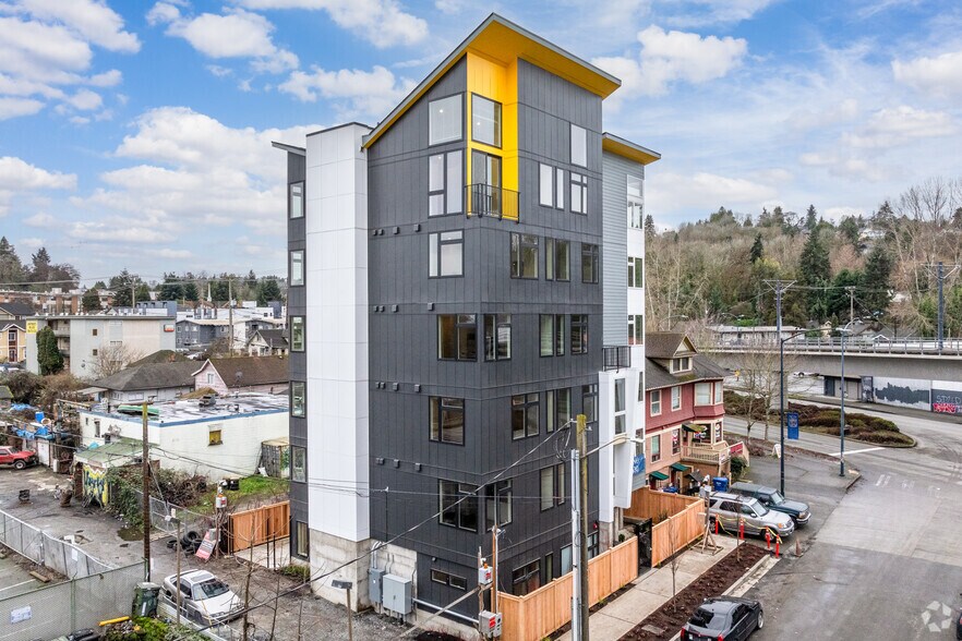 More Photos Of 2807 S Hanford St, Seattle Multifamily For Sale