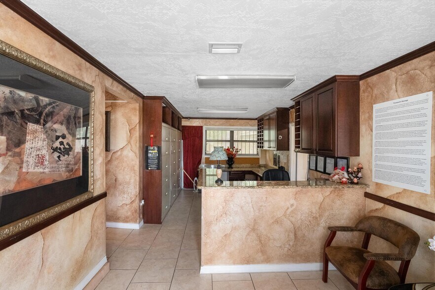 More Photos Of 4900 N 33rd Ave, Saint Petersburg Medical For Sale