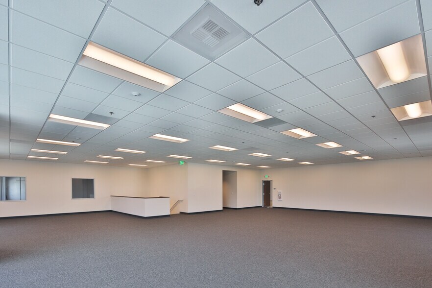 More Photos Of 11401 Greenstone Ave, Santa Fe Springs Distribution For Lease