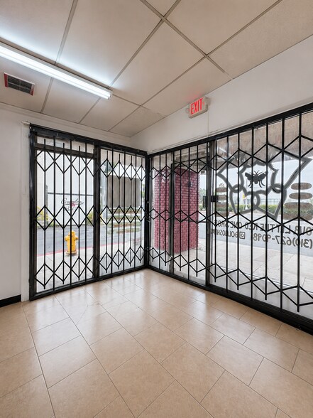 More Photos Of 1331 E Compton Blvd, Compton Storefront For Lease