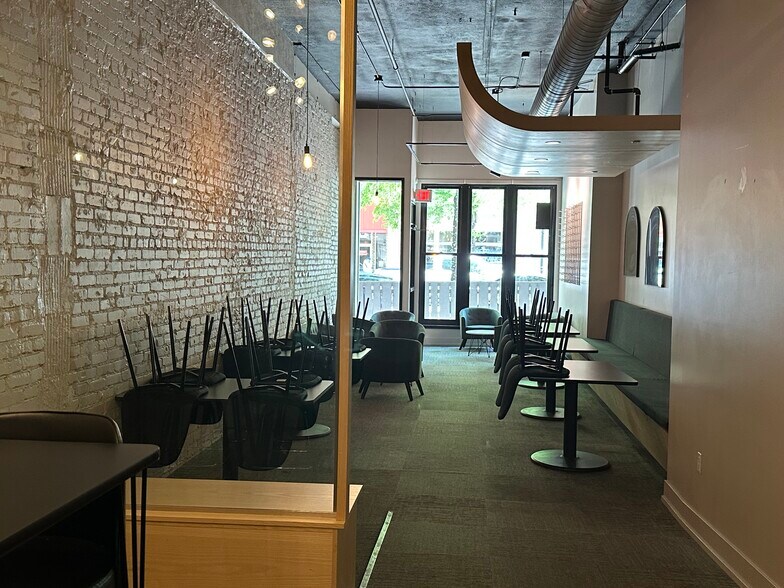 More Photos Of 53 Monroe Center St NW, Grand Rapids Storefront Retail Residential For Lease