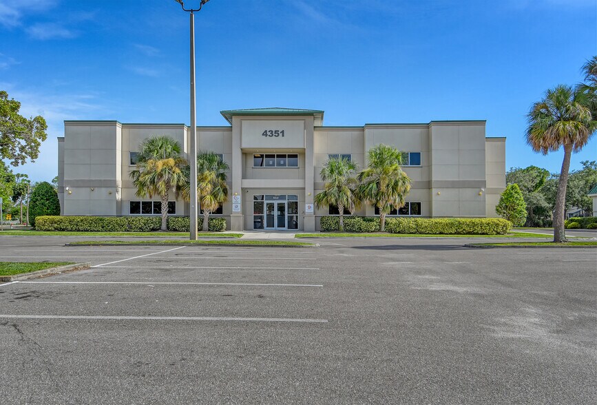 More Photos Of 4351 Cortez Rd, Bradenton Medical For Sale