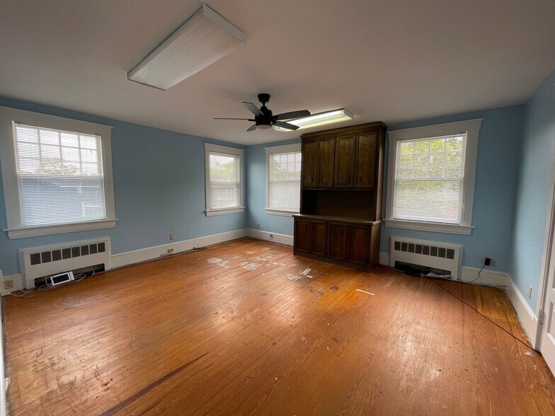 More Photos Of 509 Nash St W, Wilson Loft Creative Space For Sale