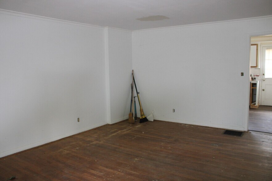 More Photos Of 4934-4936 Solar Dr, Columbus Multifamily For Sale