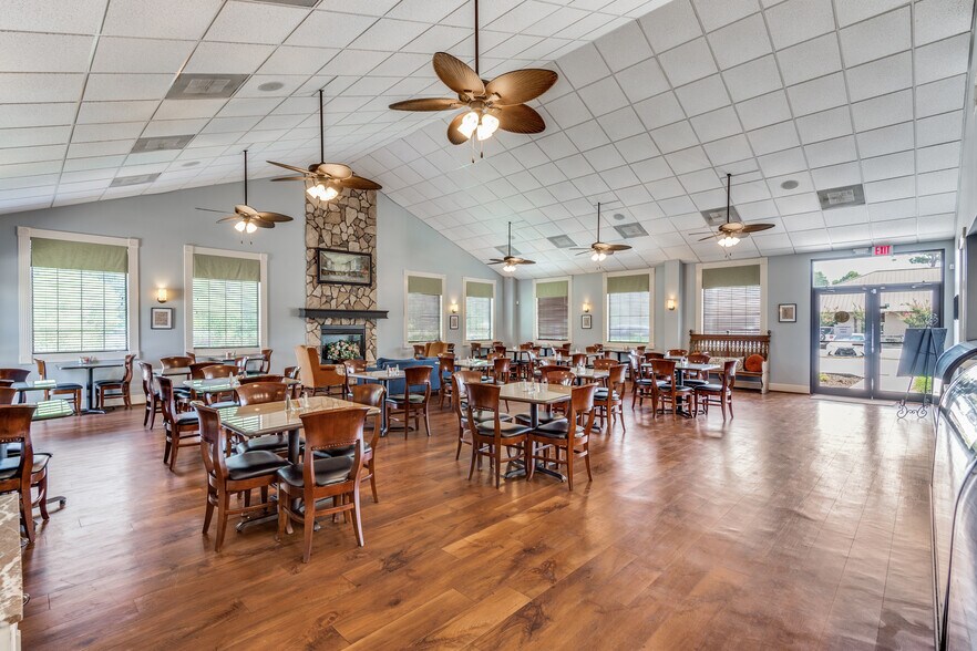 More Photos Of 17297 Stuebner Airline Rd, Spring Restaurant For Sale