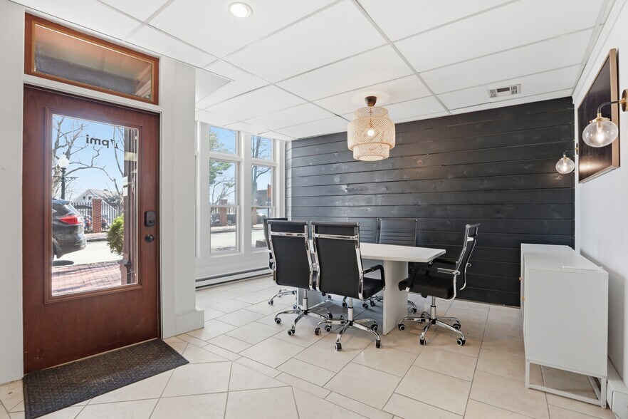 More Photos Of 57 Main St, Amesbury Office For Sale