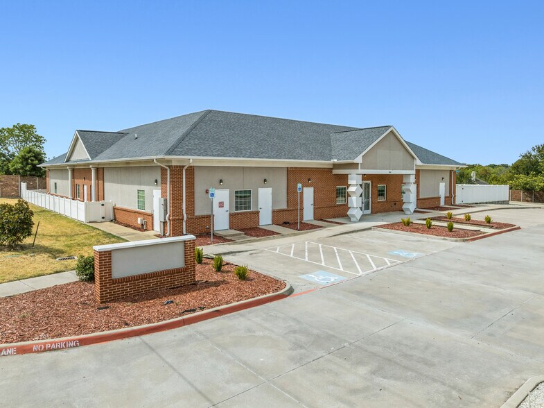 More Photos Of 850 S Allen Heights Dr, Allen General Retail For Sale