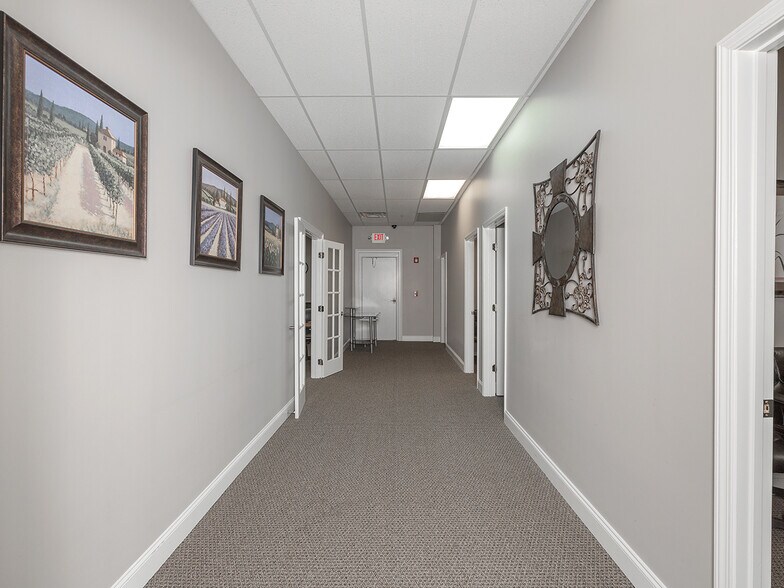 More Photos Of 8052 Mall Pky, Lithonia Medical For Lease