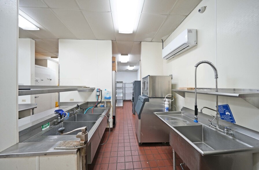 More Photos Of 318 S Wapato Ave, Wapato General Retail For Sale