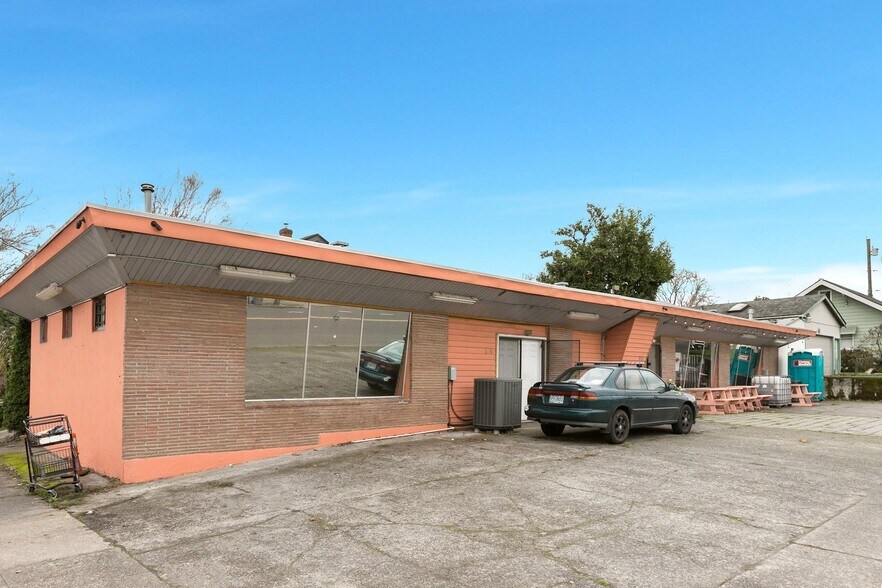 More Photos Of 3210-3236 SE 50th Ave, Portland Storefront Retail Office For Lease