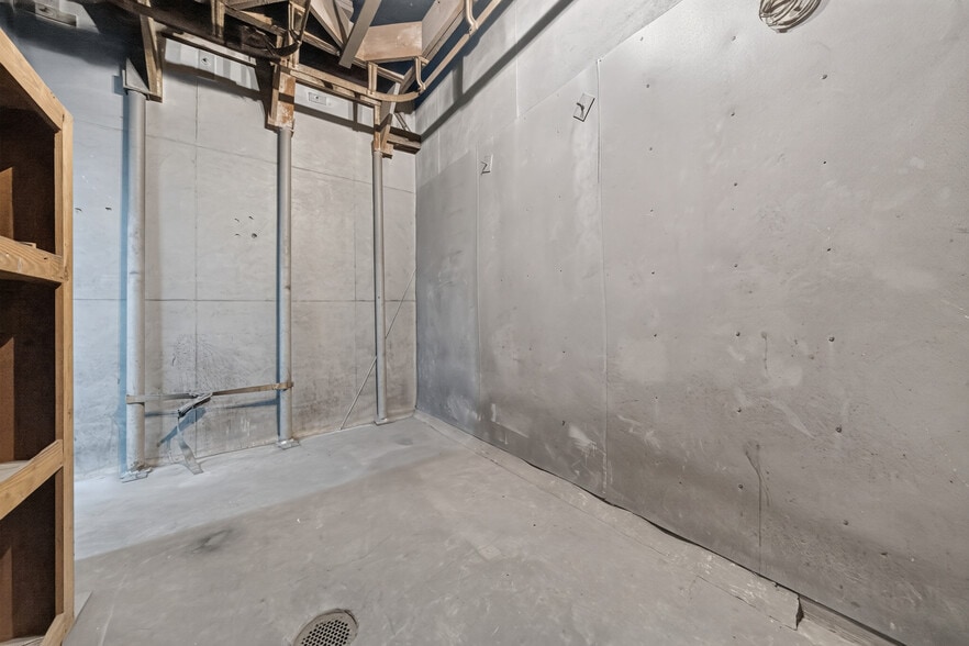More Photos Of 409 Wagstaff Rd, Fuquay-Varina Manufacturing For Sale
