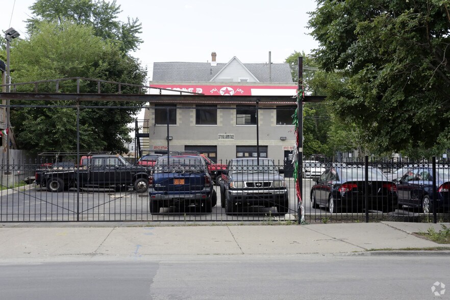 More Photos Of 3719 W Armitage Ave, Chicago Auto Dealership For Sale
