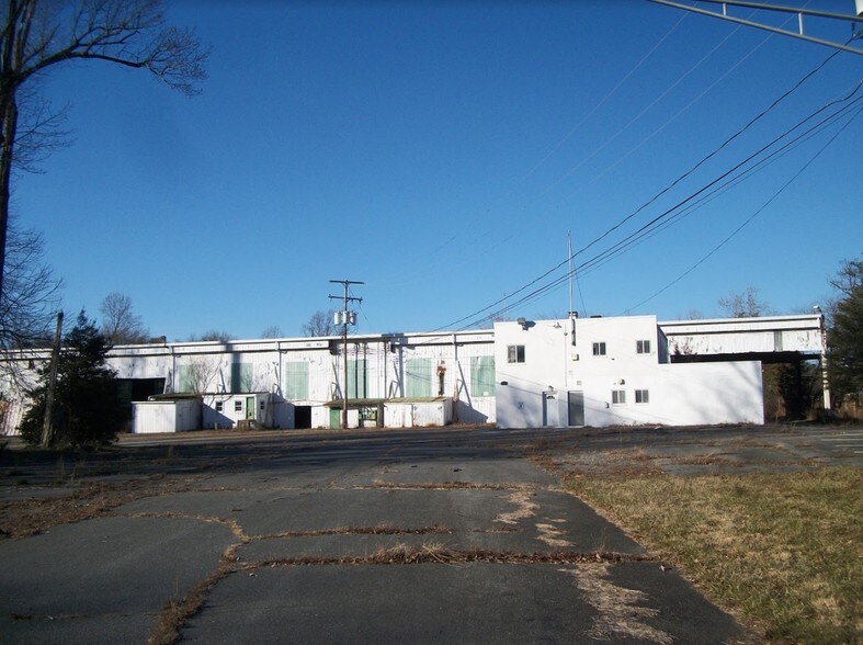 Primary Photo Of 8333 Zug Rd, Bowie Distribution For Sale
