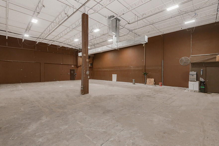 More Photos Of 3650 Coral Ridge Dr, Coral Springs Light Manufacturing For Sale