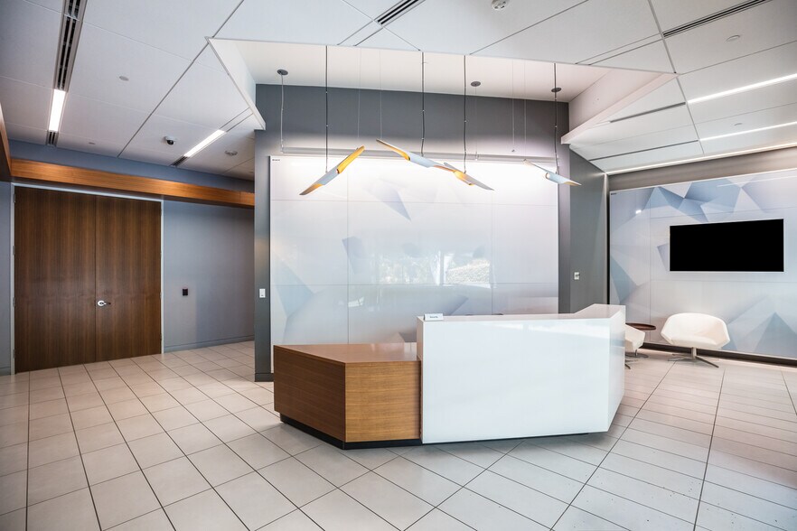 More Photos Of 674-680 W Maude Ave, Sunnyvale Research And Development For Sale