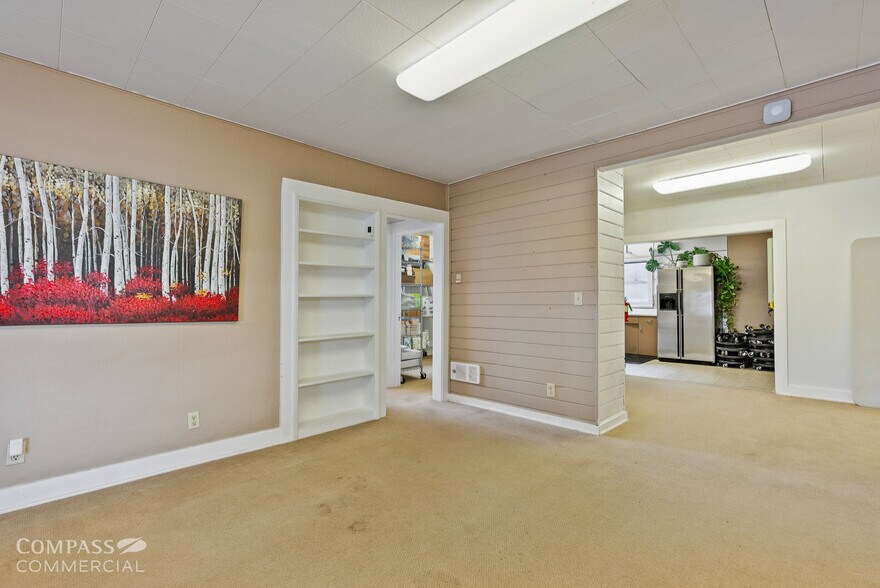 More Photos Of 204 NE 4th St, Bend Office For Sale