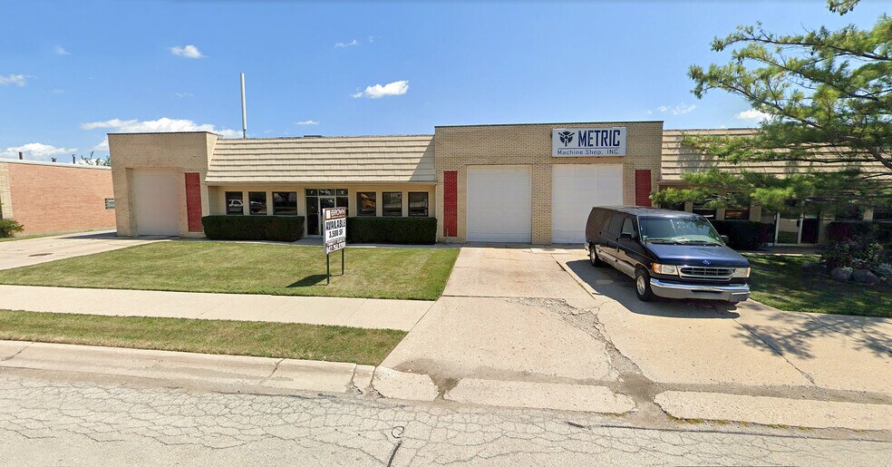 Primary Photo Of 101 Kelly St, Elk Grove Village Warehouse For Lease