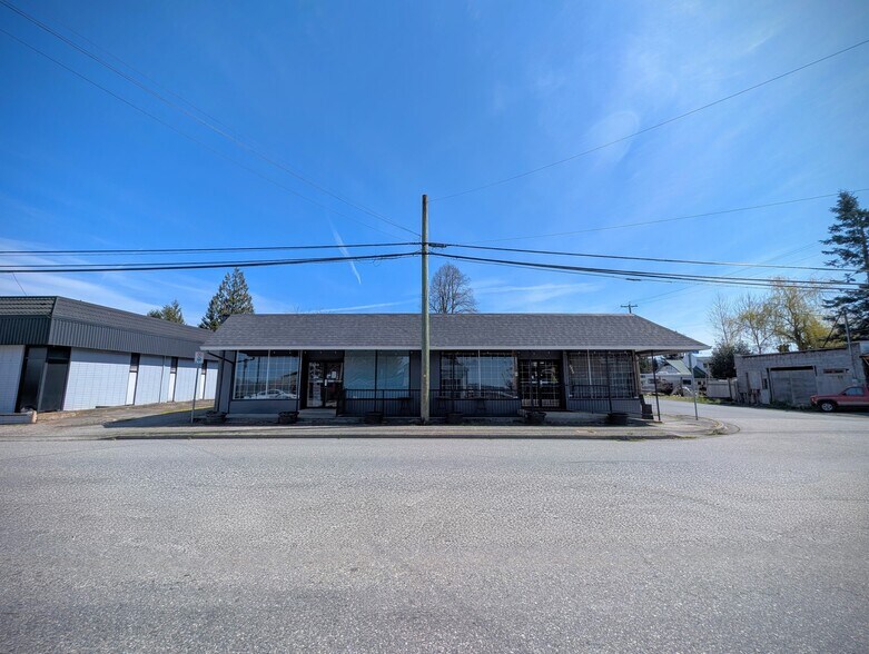 Primary Photo Of 5814 Riverside St, Abbotsford Storefront Retail Office For Sale