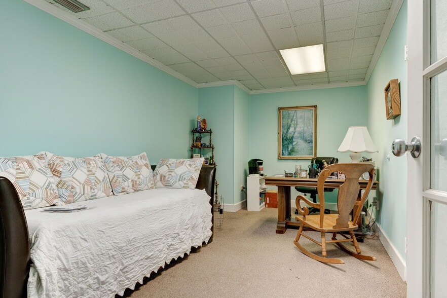 More Photos Of 1820 3rd Ave N, Bessemer Office For Sale