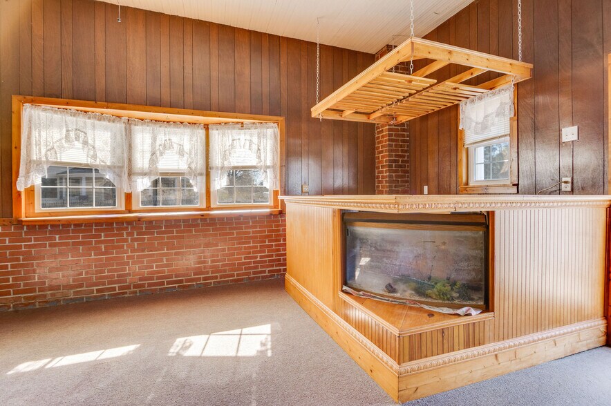 More Photos Of 201 N Wilmington St, Richlands General Retail For Sale