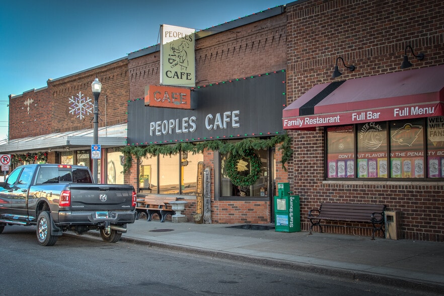 Primary Photo Of 118 Main St S, Cambridge Storefront For Sale