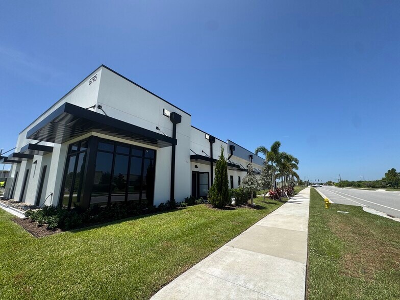 More Photos Of 8795 Ivanhoe Drive, Melbourne Medical For Lease