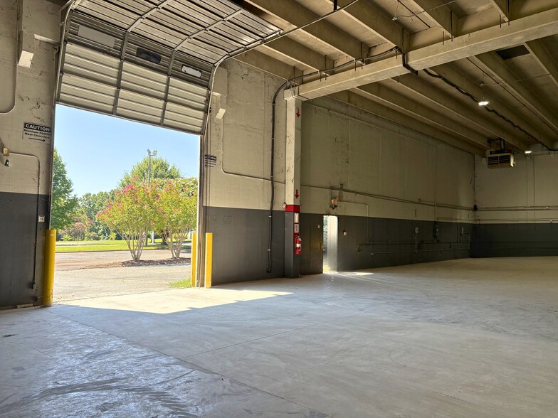 More Photos Of 3030 Horseshoe Ln, Charlotte Warehouse For Sale