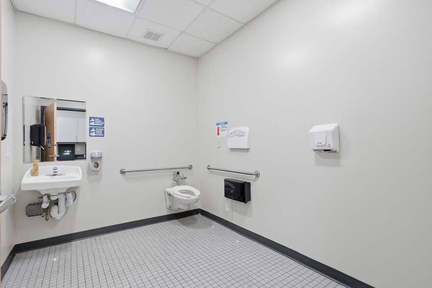 More Photos Of 14-20 Central Ave, Lynn Medical For Sale