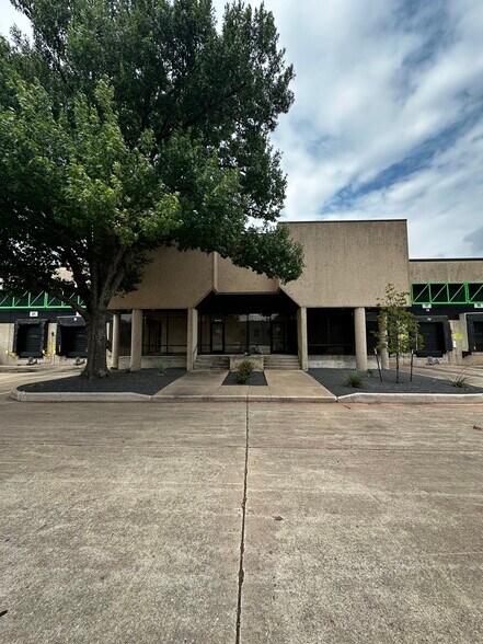 More Photos Of 2214 Braker Ln, Austin Distribution For Lease