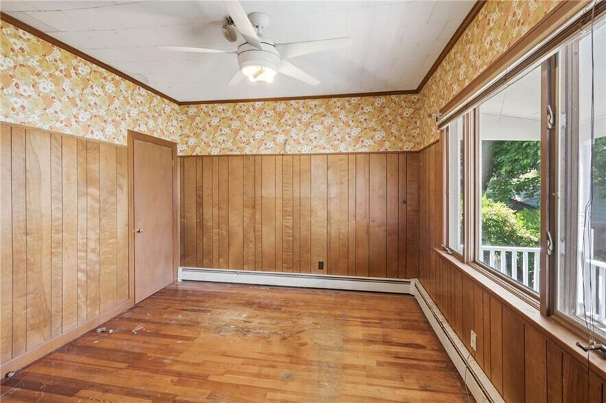 More Photos Of 400 Thames St, Bristol Multifamily For Sale