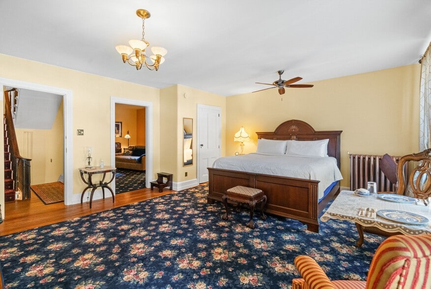 More Photos Of 23-25 Race St, Jim Thorpe Hospitality For Sale