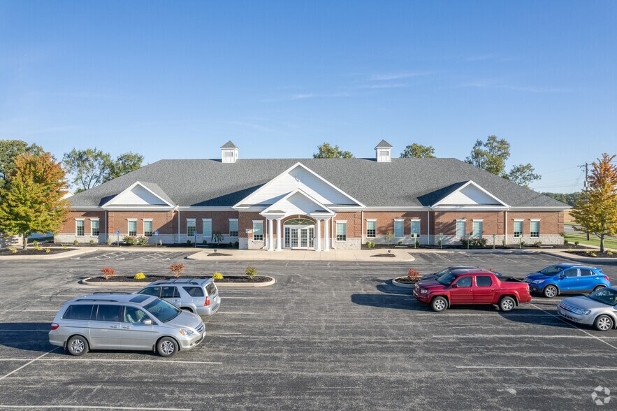 More Photos Of 2498 Bluestone Dr, Findlay Office For Lease