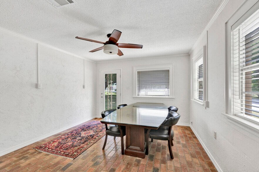 More Photos Of 19205 State Highway 181, Fairhope Office For Sale