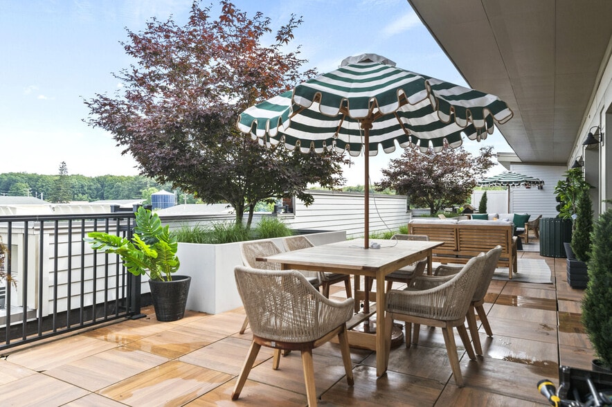 More Photos Of 77A Excelsior Ave, Saratoga Springs Apartments For Lease