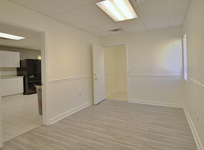 More Photos Of 18025 W Little York Rd, Katy Flex For Sale