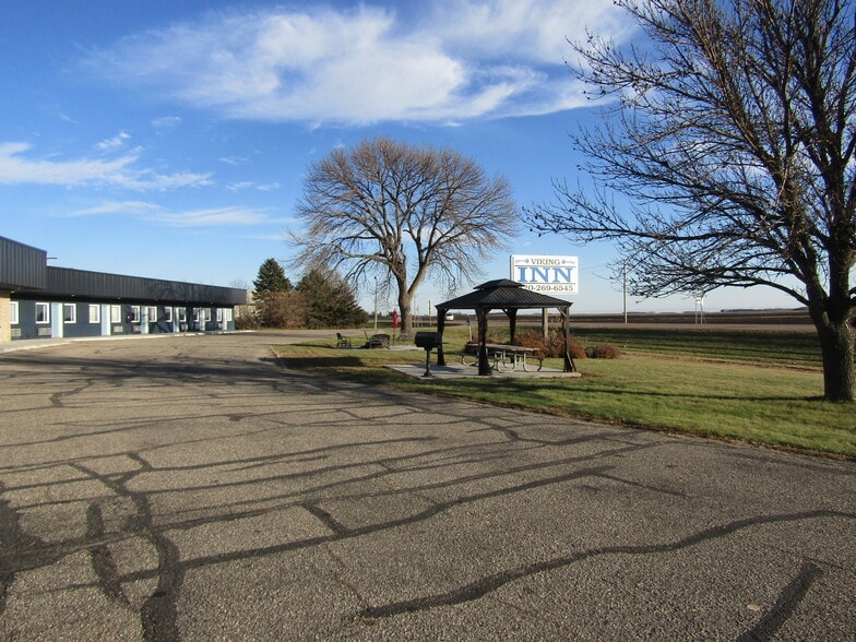 More Photos Of 300 Highway 7, Clara City Hotel For Sale