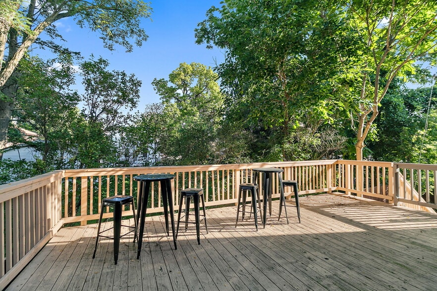 More Photos Of 425 W State St, Sycamore General Retail For Sale